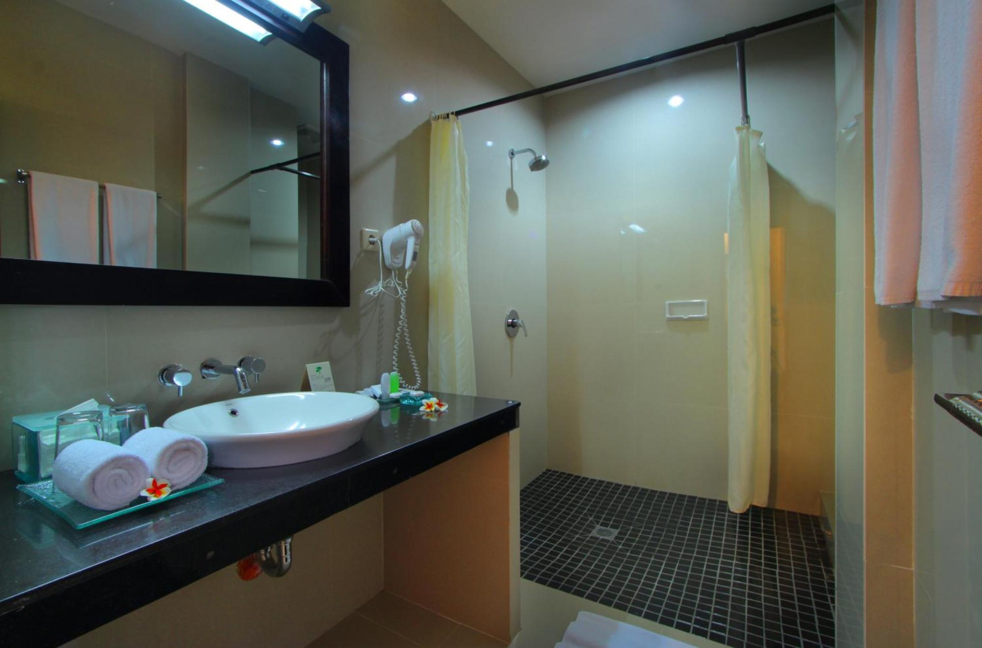 Adi Dharma Hotel Legian Buitenkant foto